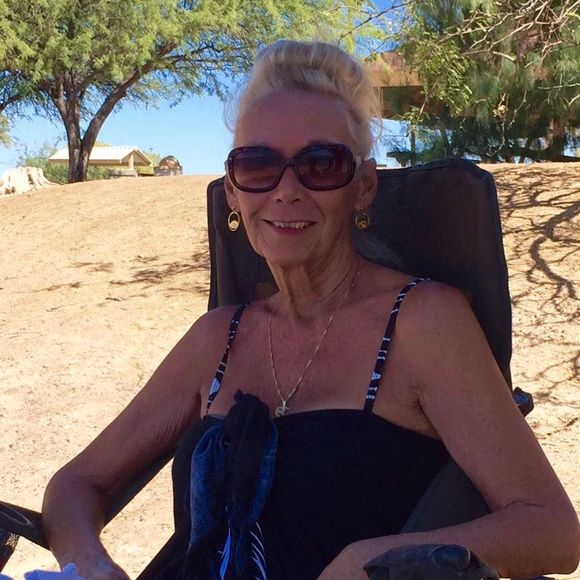 Meet your Posher, Devra - Picture 1 of 1